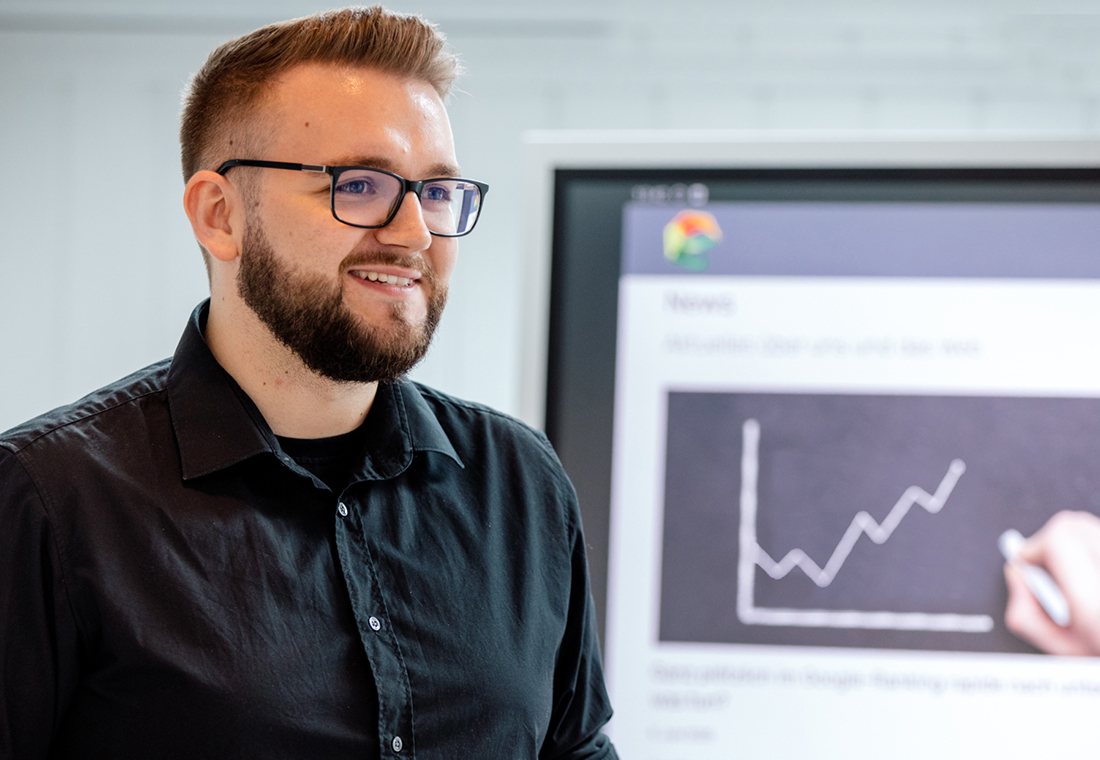 WordPress Update Mitarbeiter stellt Ergebnisse vor