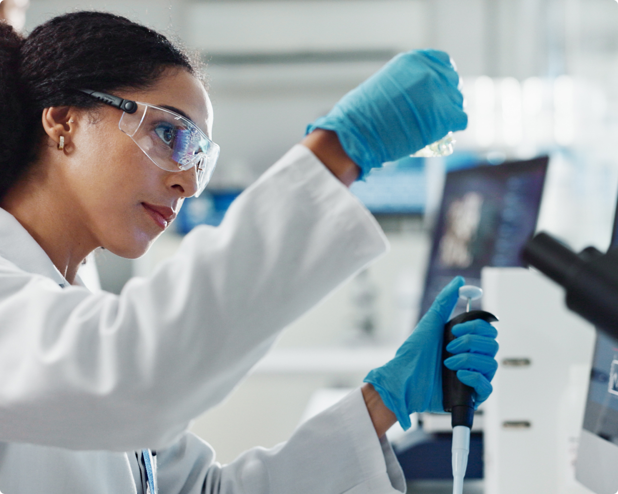 Mockup der brand Website auf zwei Laptops