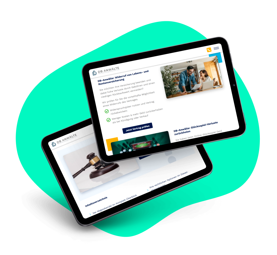 Zwei Tablet-Bildschirme, auf denen verschiedene Seiten der Webseite von Decker & Böse Anwälte in einer Übersicht dargestellt werden.