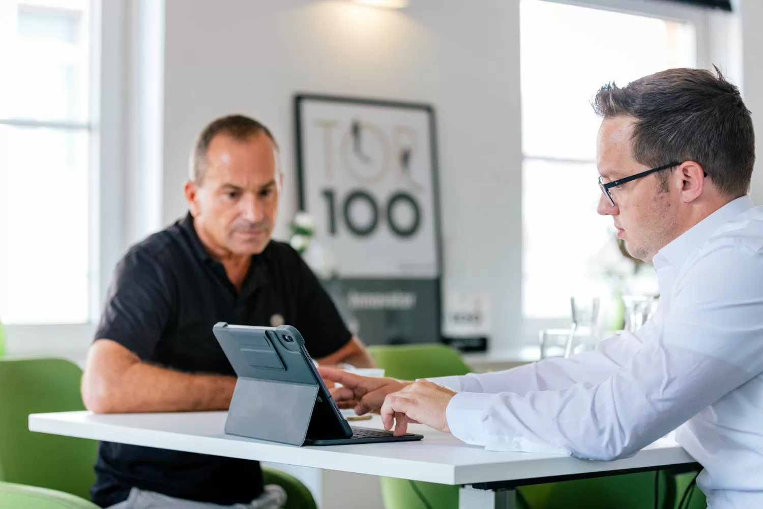 Kundengespräch im Konferenzraum